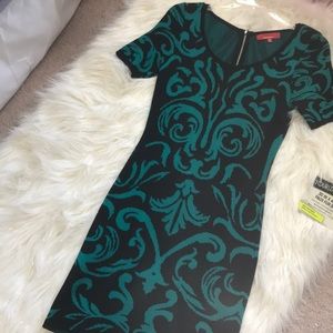 Saks Fifth Avenue Green and Black Fitted Dress